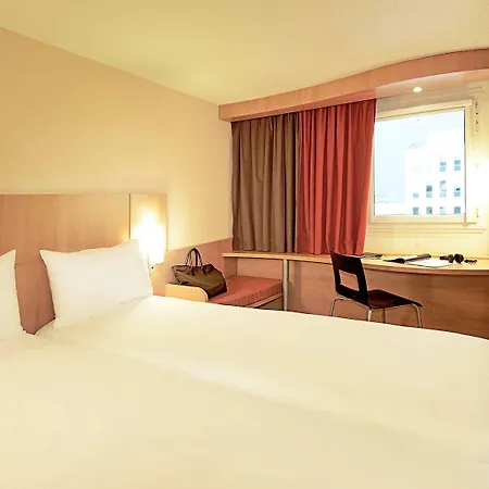 Ibis Styles Paris 3* بُواسي
