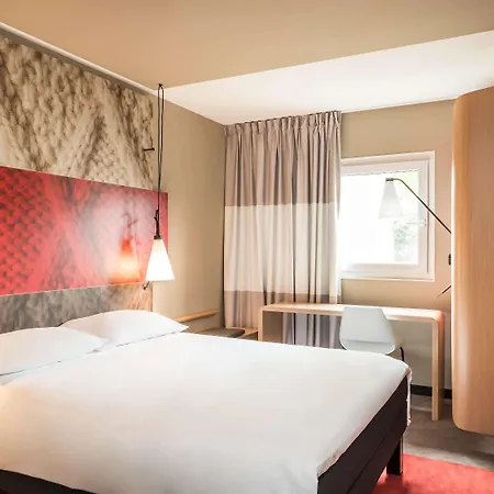 Ibis Styles Paris بُواسي