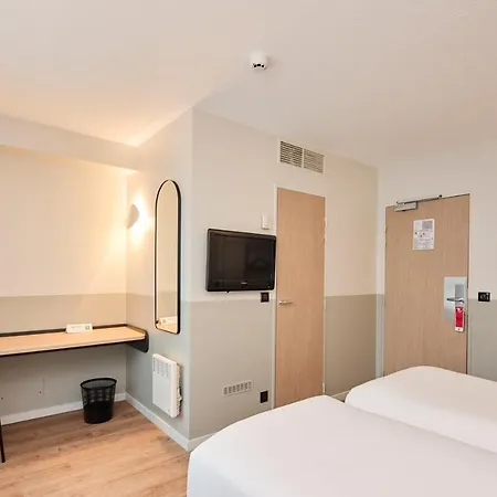 Ibis Styles Paris 3* بُواسي