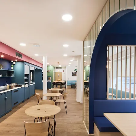 Ibis Styles Paris بُواسي